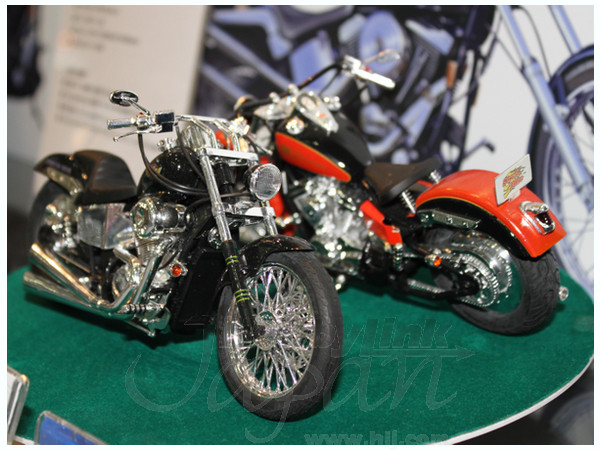 1/12 ホンダ スティード 400 カスタムパーツ付き | HLJ.co.jp