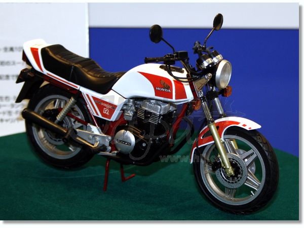 1/12 Honda スーパーホークIII 1981 | HLJ.co.jp