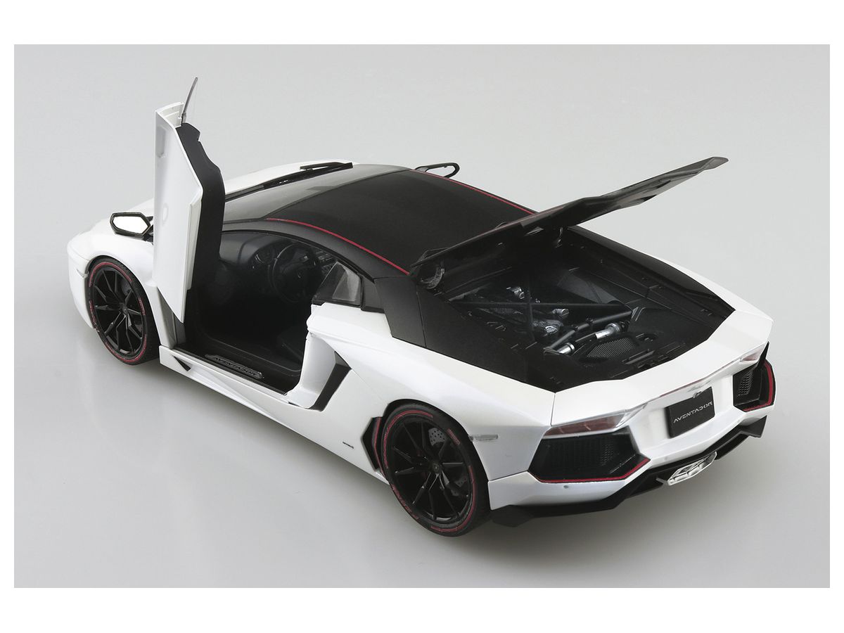 1/24 14 ランボルギーニ アヴェンタドール ピレリエディション