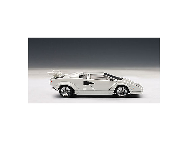 1/43 ランボルギーニ カウンタック 5000S (ホワイト | HLJ.co.jp