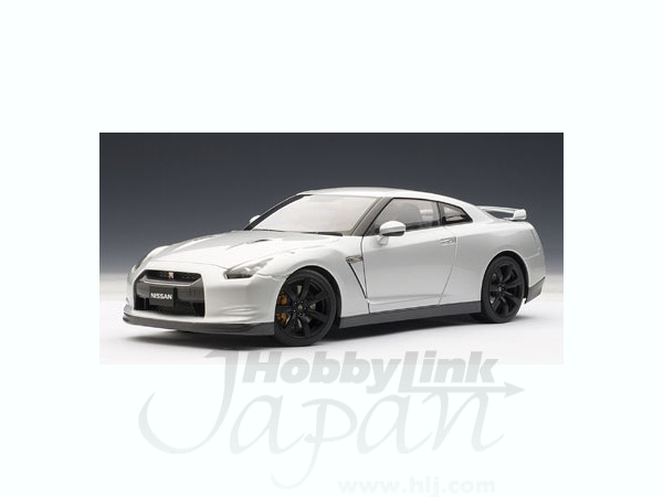 Autoart NISSAN GT-R R35 ホワイトパール世界2000台限定 Autoart NISSAN GT-R R35 ホワイトパール世界2000台限定 Unboxing] 1