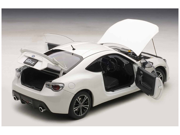 1/18 スバル BRZ ホワイトパール | HLJ.co.jp