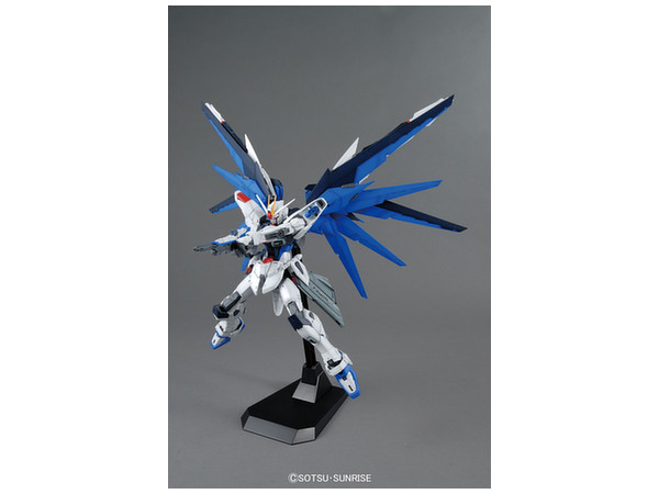 1 100 Mg フリーダムガンダム Ver 2 0 By バンダイ ホビーリンク ジャパン 1 100 Mg フリーダムガンダム Ver 2 0 By バンダイ ホビーリンク ジャパン