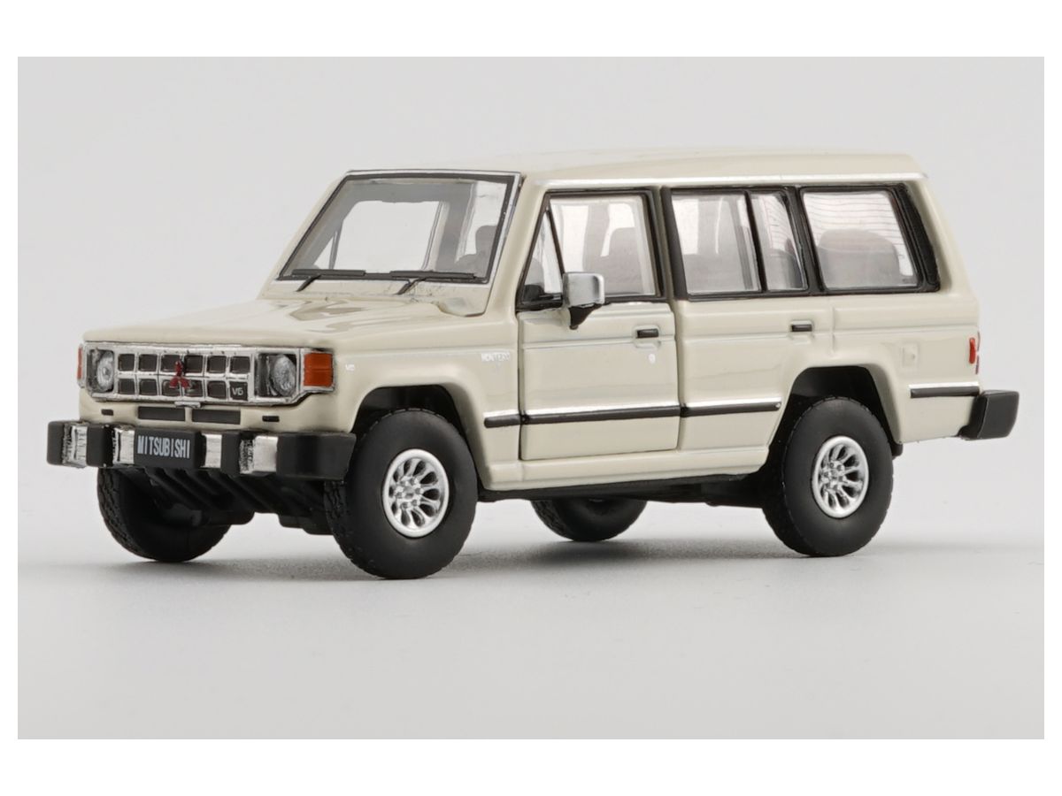 1/64 三菱 パジェロ 1st Gen 1983アイボリー (LHD) | HLJ.co.jp