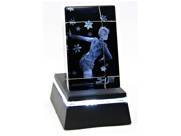 ユーリ!!! on ice ヴィクトル・ニキフォロフ　3Dクリスタルアート ユーリ!!! on ICE 3Dクリスタルアート 台座付き ヴィクトル