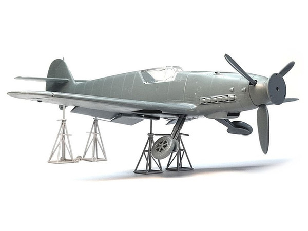 1 48 ドイツ空軍 ジャッキスタンド 木挽き台セット スタンダード版 1 48 ドイツ空軍 ジャッキスタンド 木挽き台セット スタンダード版
