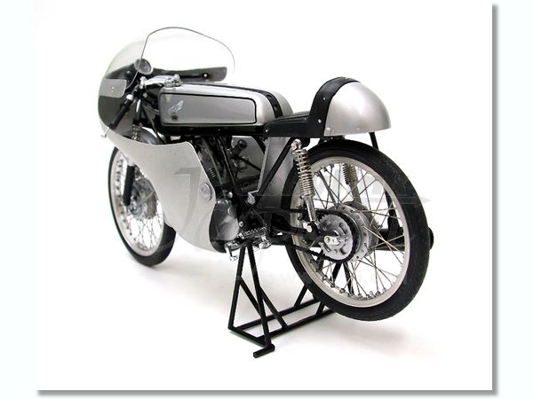 HONDA CR110 ミニチュアエンジンモデル 1/9の小宇宙」歴史的名車スクラッチモデル： HONDA CR110/1962