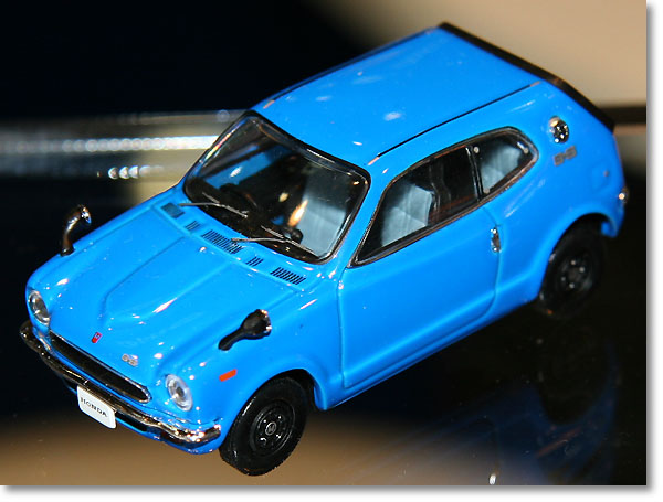 EBBRO 43661 1/43 ホンダ Z 1970(ブルー) 1/43 ホンダ Z 1970 ブルー | HLJ.co.jp