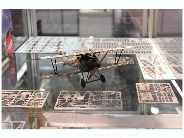 1/32 ブルーマックス ファルツD.III | HLJ.co.jp