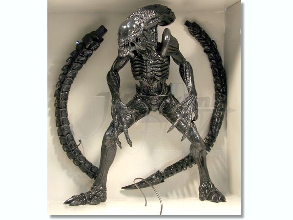 AVP 2 エイリアンウォーリアー リアルフィギュア: B ブラック