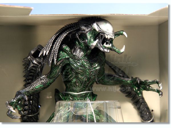 AVP 2 プレデリアン リアルフィギュア: A グリーン | HLJ.co.jp