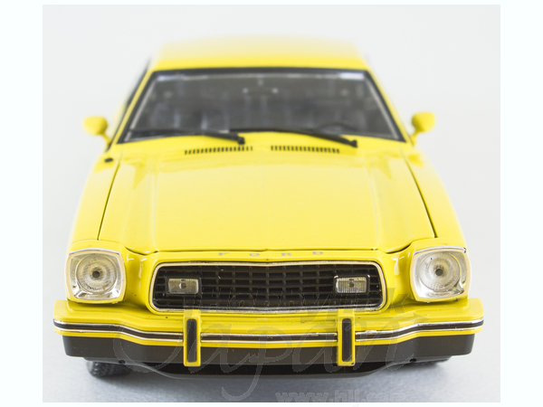 1/18 フォード　マスタング 1968 Shelby Mustang GT 500 Silver 1:18 Road Legends YatMing