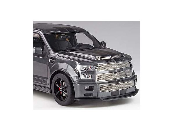 1/18シェルビーF150スーパースネーク シェルビーF150スーパースネークが1/18ビッグスケールで堂々