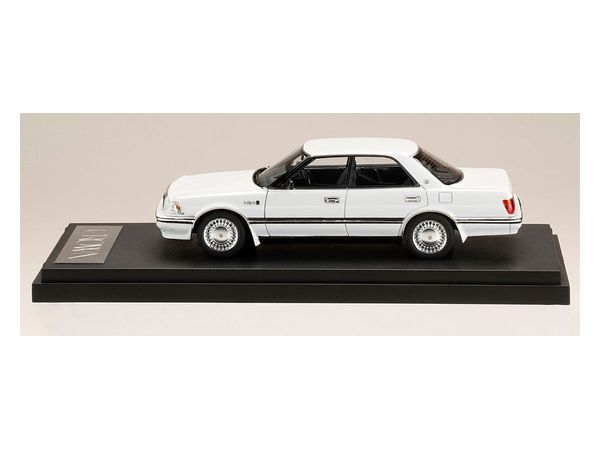 1/43 トヨタ クラウン 3000 Athlete L(MS135) スーパーホワイト IV