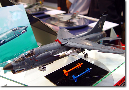 1/48 F-8E(FN) クルーセイダー フランス海軍 | HLJ.co.jp