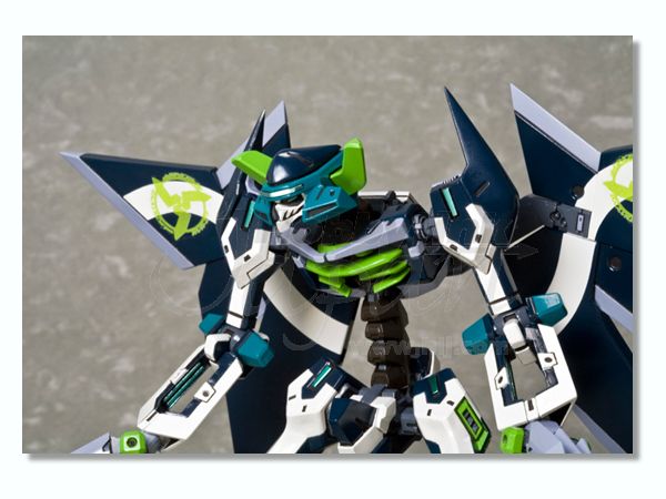 1/100 RVR-87 スペシネフ | HLJ.co.jp