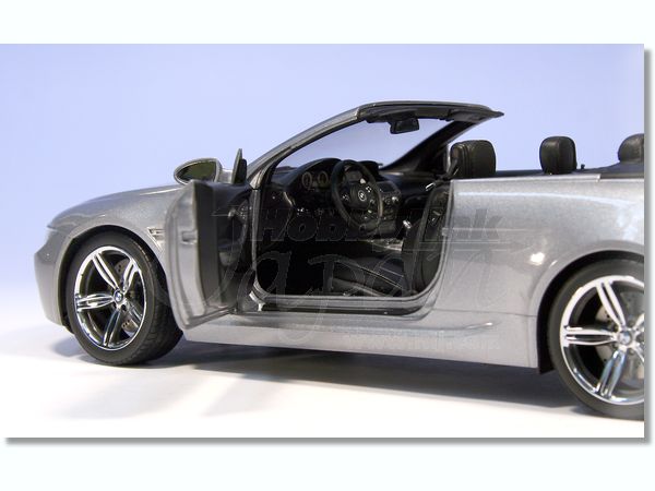 BMW M6 Convertible 1/18 スケールモデル 1/18 BMW M6 コンバーチブル シルバー | HLJ.co.jp