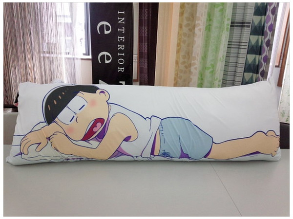 おそ松さん 描き下ろし 養い抱き枕カバー(通常ver.) カラ松 | HLJ.co.jp