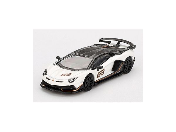 レジン製 1/64 ランボルギーニアヴェンタドールSV 1/64 ランボルギーニ アヴェンタドール SVJ 63 ブルーエーギル(左