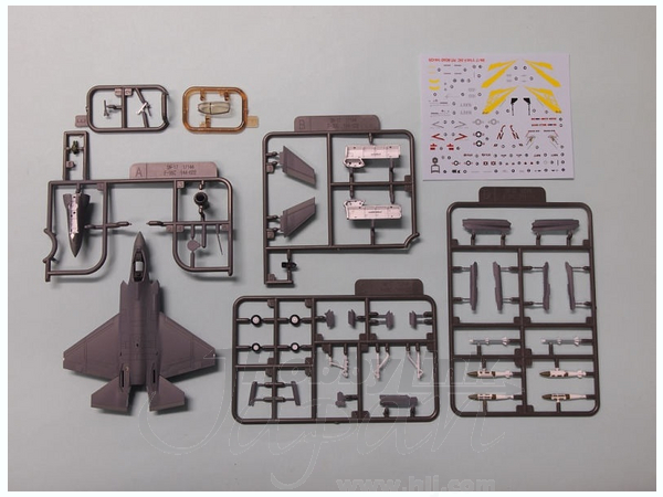 1/144 F-35C ライトニング II VFA-101 (塗装済みキット) | HLJ.co.jp
