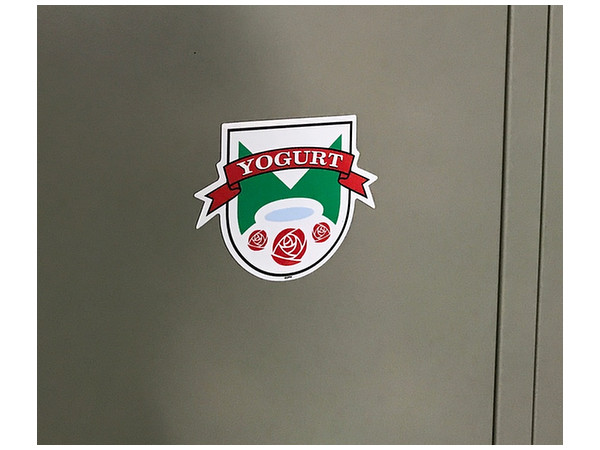 ガールズ パンツァー劇場版 潜入作戦用シンボルマグネット ヨーグルト学園 校章 ガールズ パンツァー劇場版 潜入作戦用シンボルマグネット ヨーグルト学園 校章