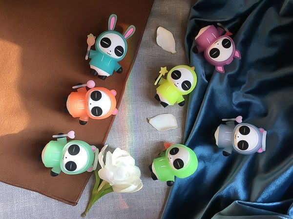 夢を叶えるパンダ-panda moon box- 1Box 8pcs | HLJ.co.jp