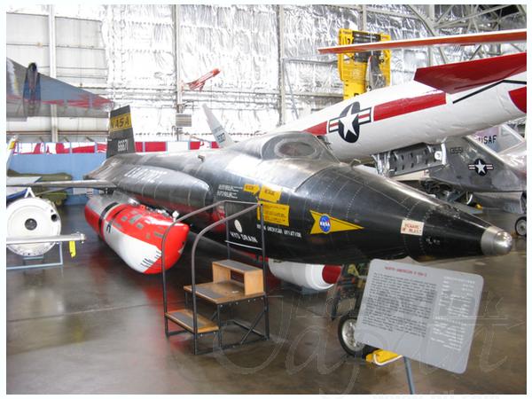 1/72 B-52B w/X-15 | HLJ.co.jp