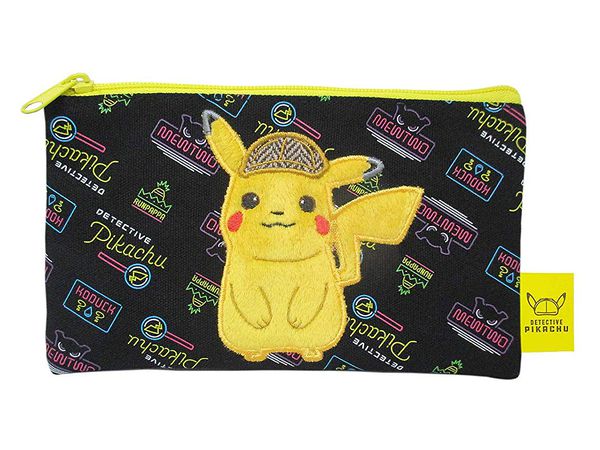 名探偵ピカチュウ ぬいぐるみフラットポーチ By 三英貿易 ホビーリンク ジャパン