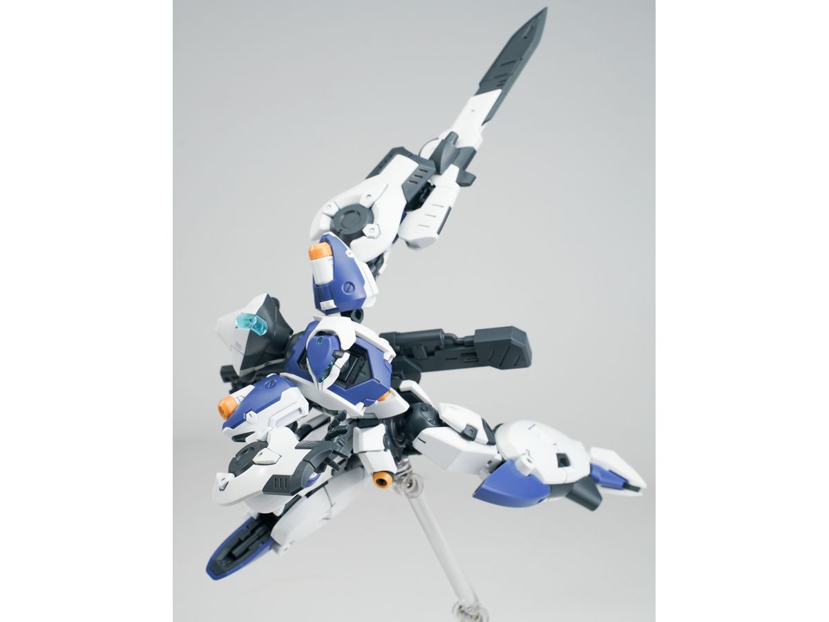 Ultra Action Trooper: Franz-Alpha Plastic Model Kit (White x Blue)