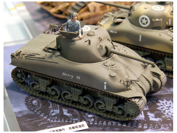 1/35 M4A1 シャーマン (中期型) | HLJ.co.jp