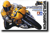1/12 ケニー・ロバーツ & ヤマハ YZR500 | HLJ.co.jp