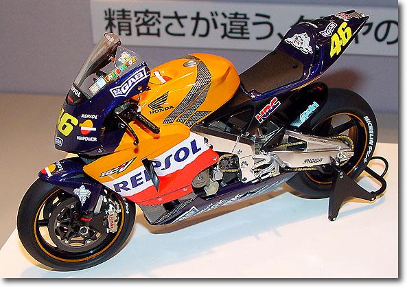 1/12 レプソルホンダ RC211V 完成品 | HLJ.co.jp