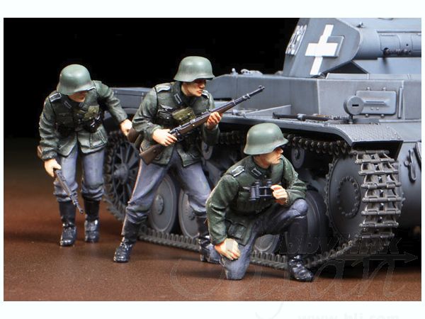 1/35 ドイツ II号戦車 C型 (ポーランド戦) | HLJ.co.jp