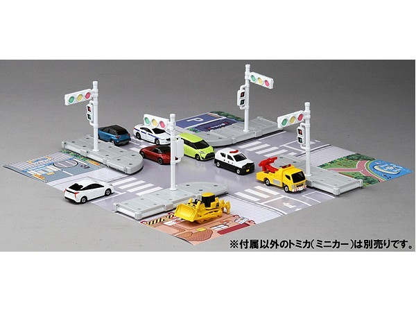 トミカタウンと遊ぼう!信号&交差点セット | HLJ.co.jp