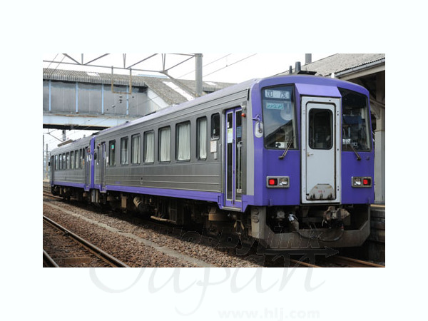 トミー JR キハ120形ディーゼルカー 関西線 キハ120形ディーゼルカー (関西線)セット | HLJ.co.jp