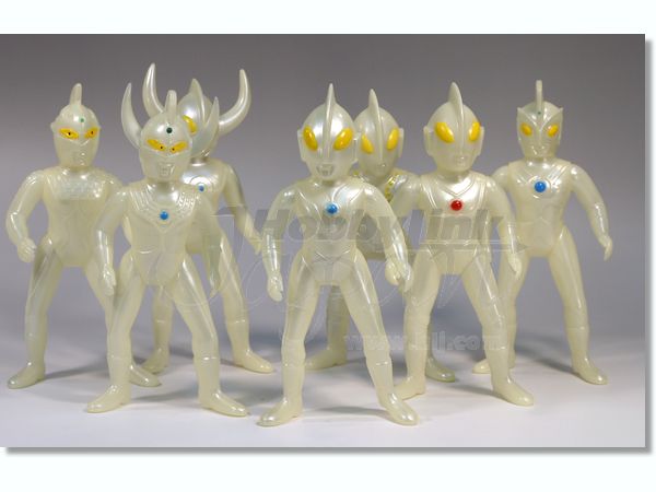 ブルマァクソフビ ウルトラファミリーセット | HLJ.co.jp