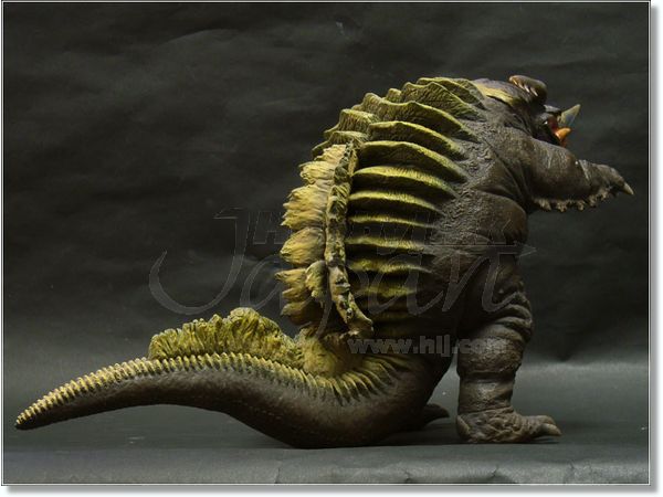 透明怪獣 ネロンガ 完成品 | HLJ.co.jp